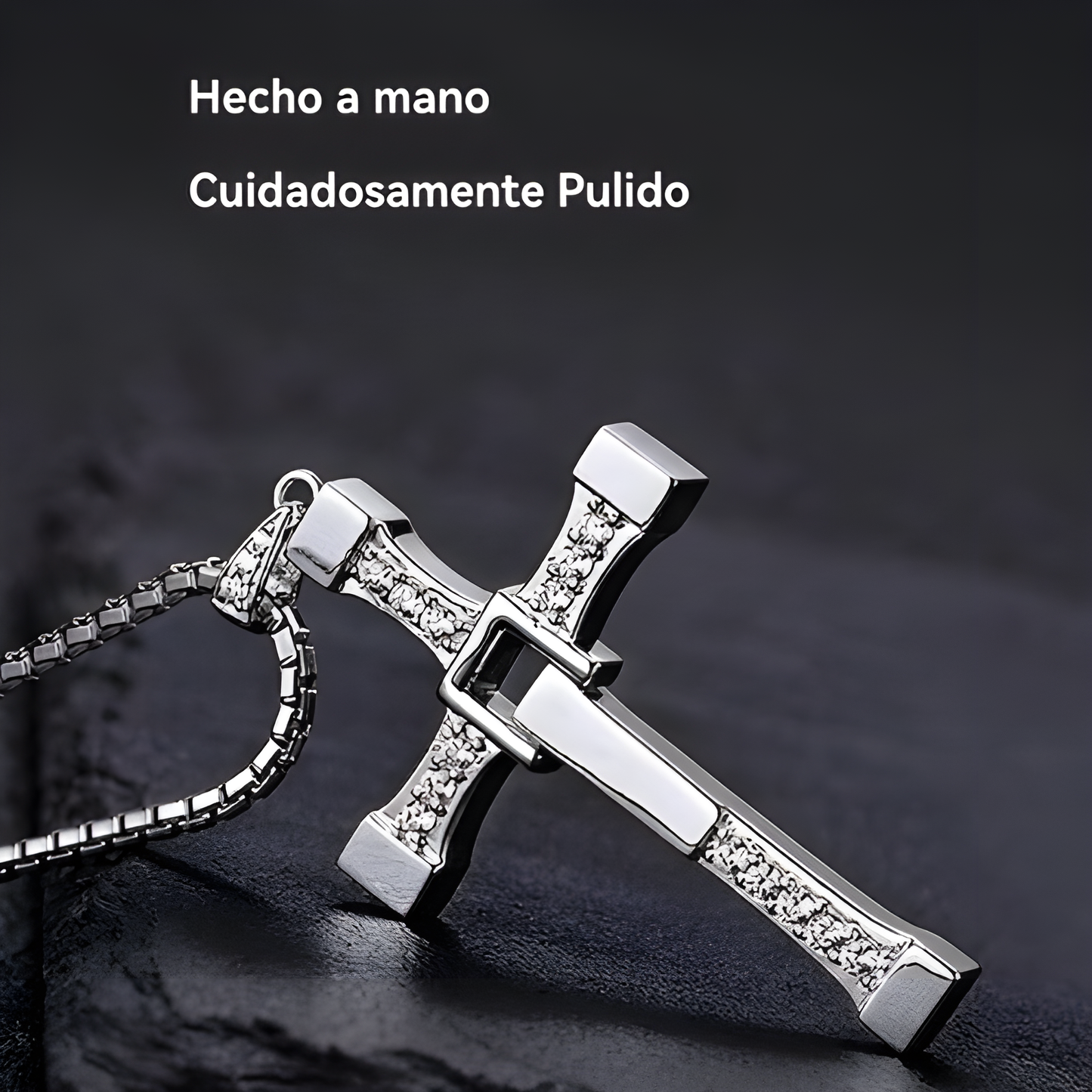 Collar con colgante de cruz