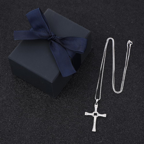 Collar con colgante de cruz